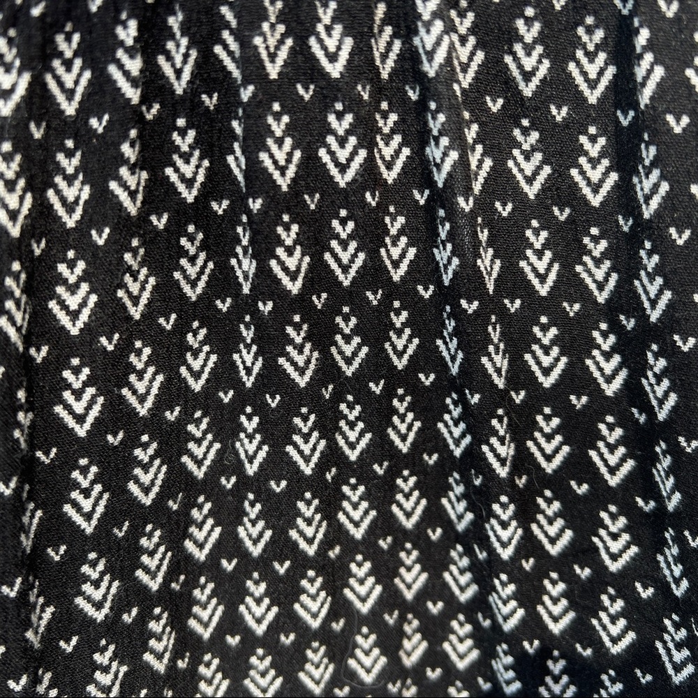 NWOT Lulus Creative Approach Arrow Print Romper - Picture 3 of 6